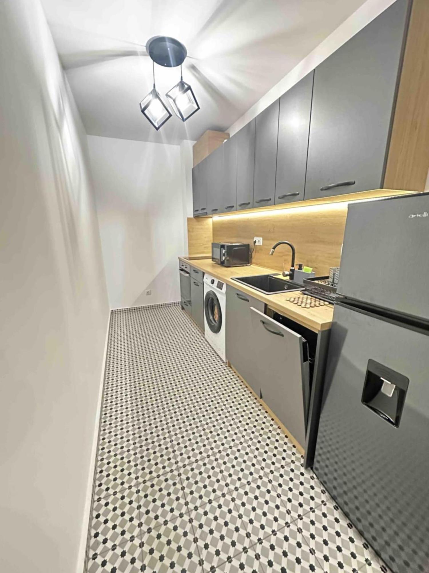 Fashion & Private Parking Apartment *